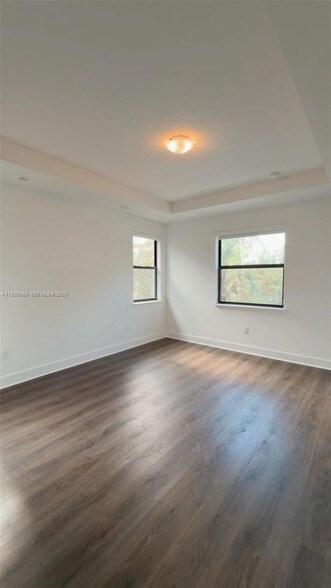 Building Photo - 10546 SW 118th Ave