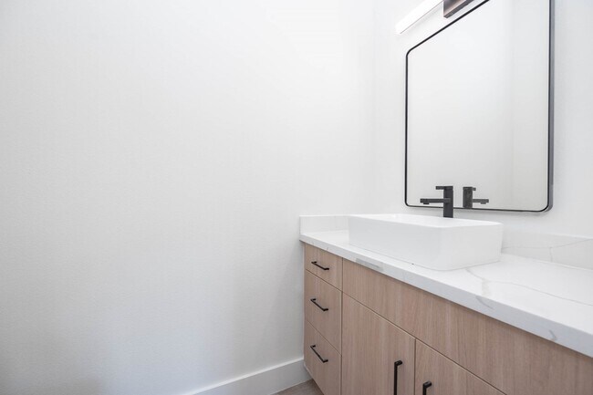 Building Photo - 3619 Bremond St