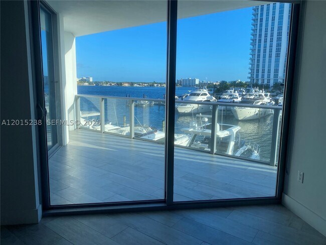 Building Photo - 17301 Biscayne Blvd