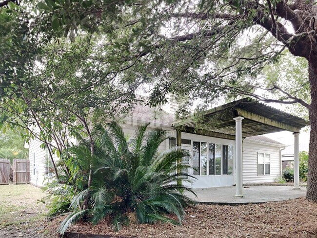 Building Photo - 7832 Lumberton Road