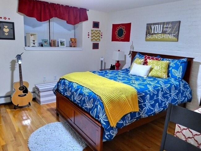 Building Photo - 1482 Beacon St