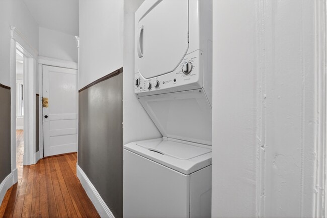 Building Photo - 42 Duer Pl