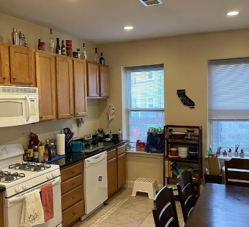 Apt 3 - 191 Boylston St