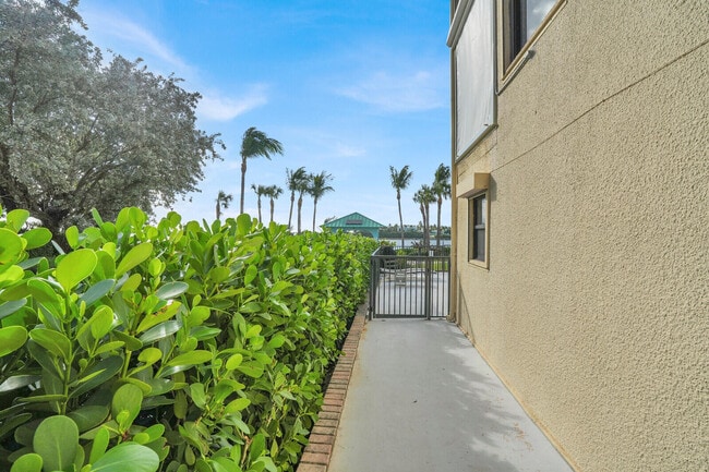 Building Photo - 300 Inlet Way