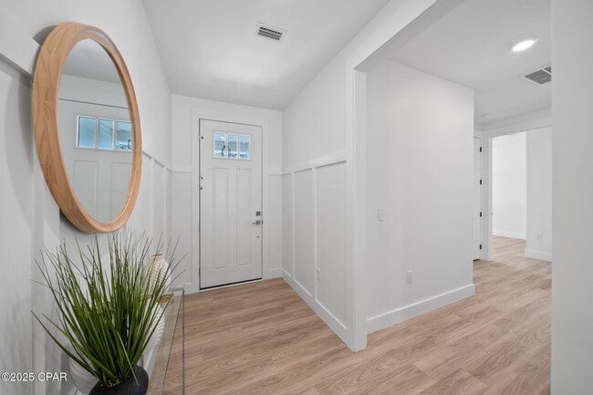 Building Photo - 145 Manistee Dr