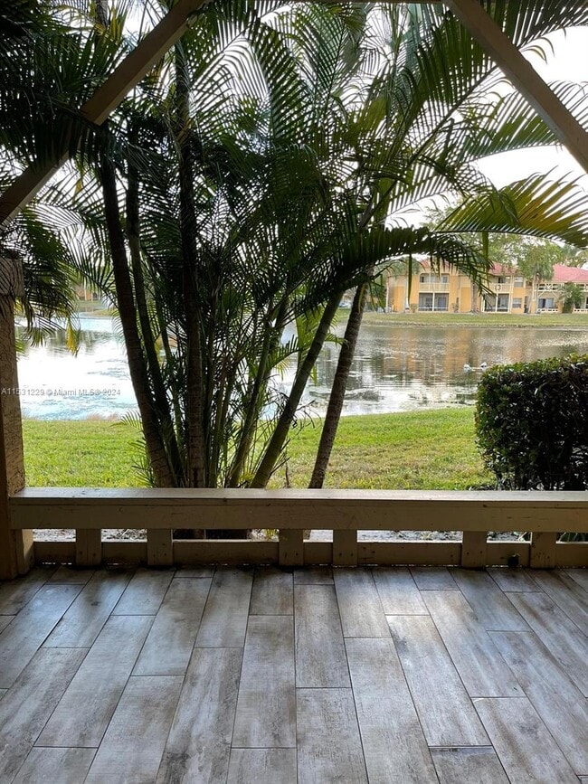 Building Photo - 4847 Via Palm Lakes