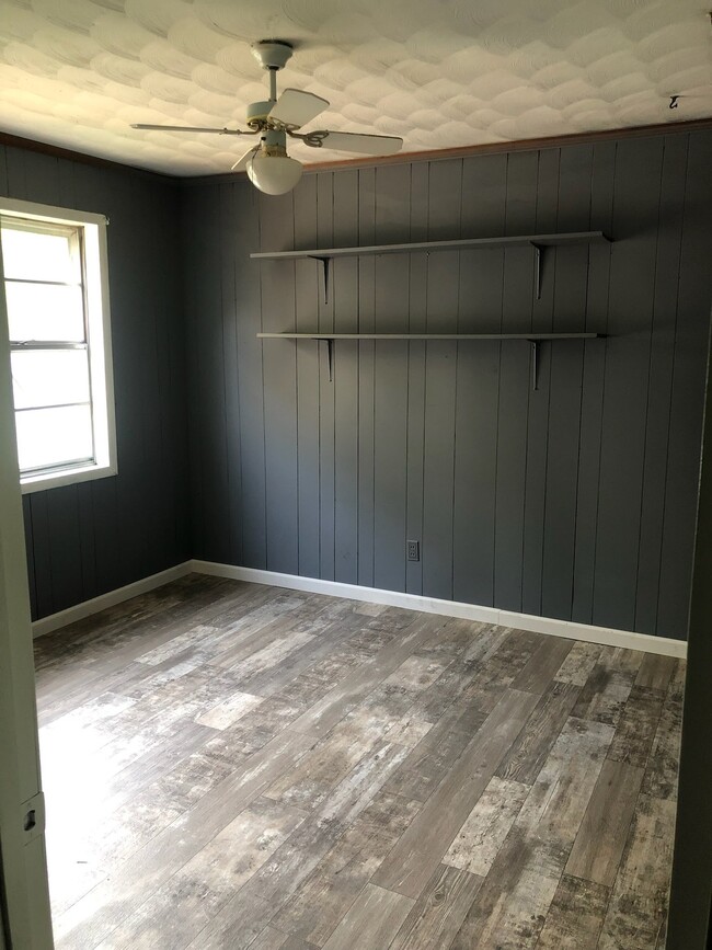 Building Photo - 1541 MS-9