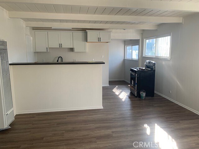 Building Photo - 3209 W 110th St