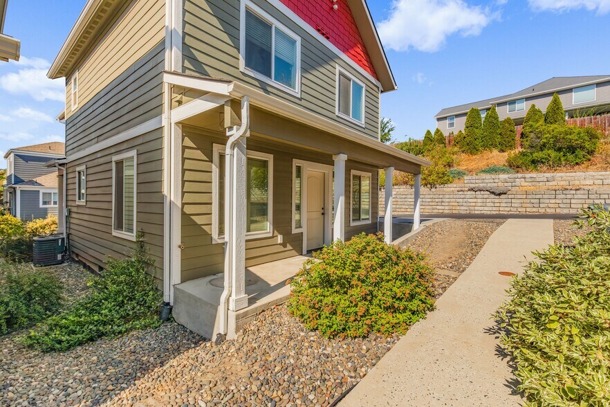 Building Photo - 1006 Pendulum Lane