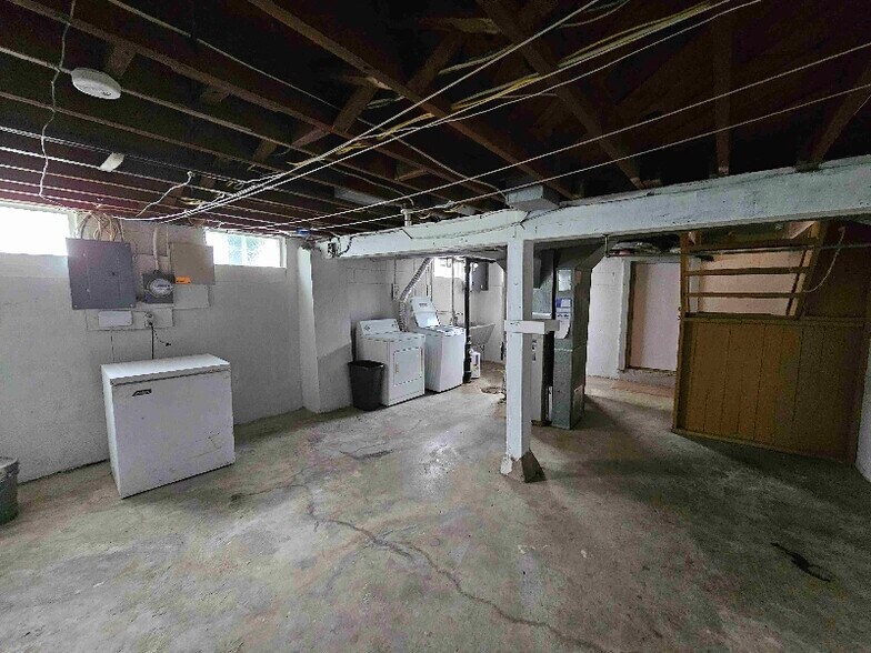 Building Photo - 3717 Charloe Ct