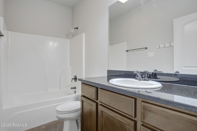 Building Photo - 132 Timber Edge Dr