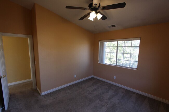 Building Photo - 3250 S Litzler Dr