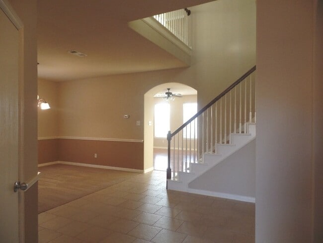 Building Photo - 7213 Middleburg Dr