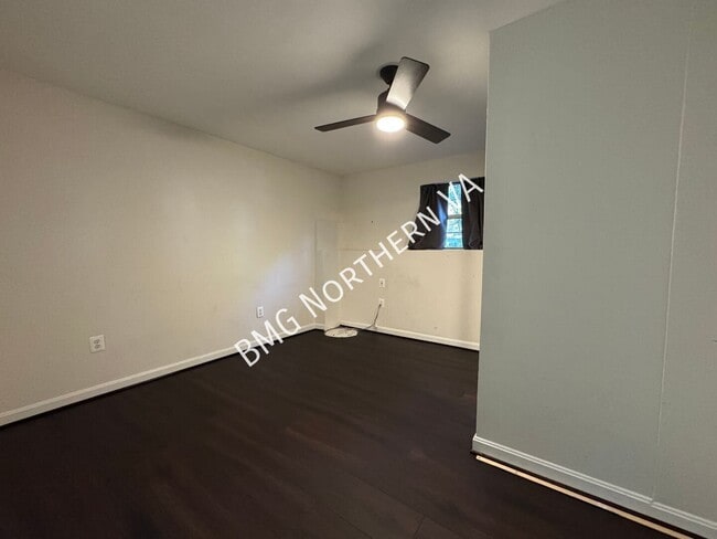 Building Photo - 8651 Centerton Ln