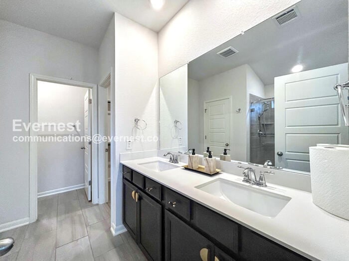 Building Photo - 12002 Benetto Aly