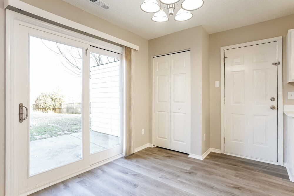 Building Photo - 6333 Saybrooke Dr