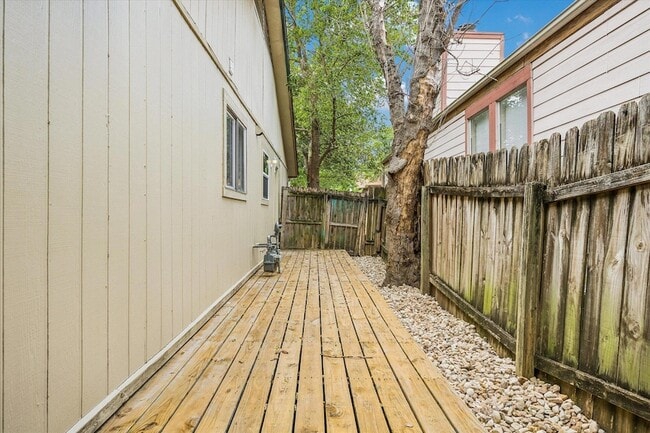 Building Photo - 904 Sirocco Dr