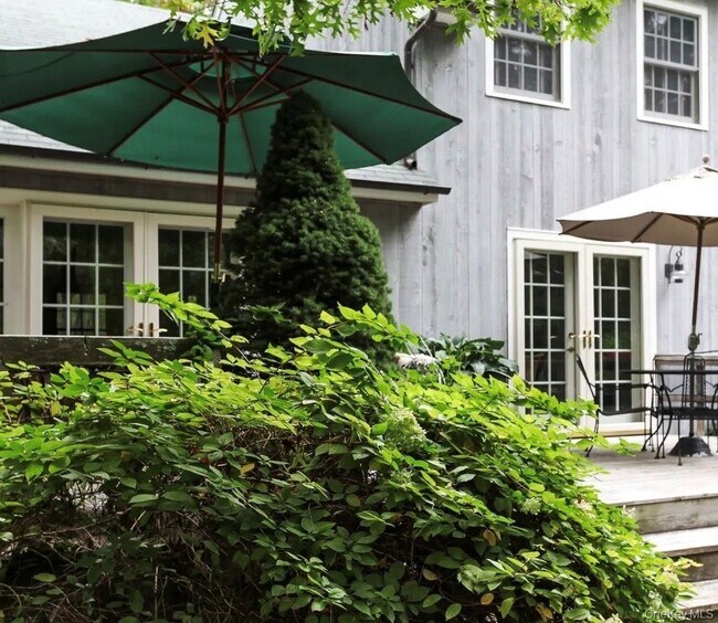 Building Photo - 1008 Middle Line Hwy