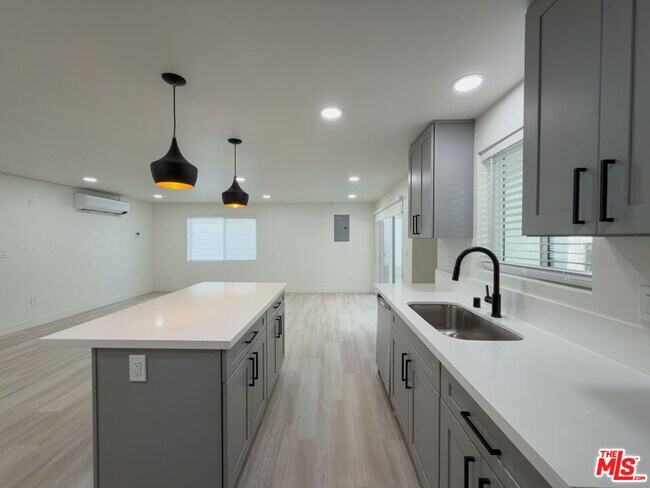 Building Photo - 2757 Andreo Ave