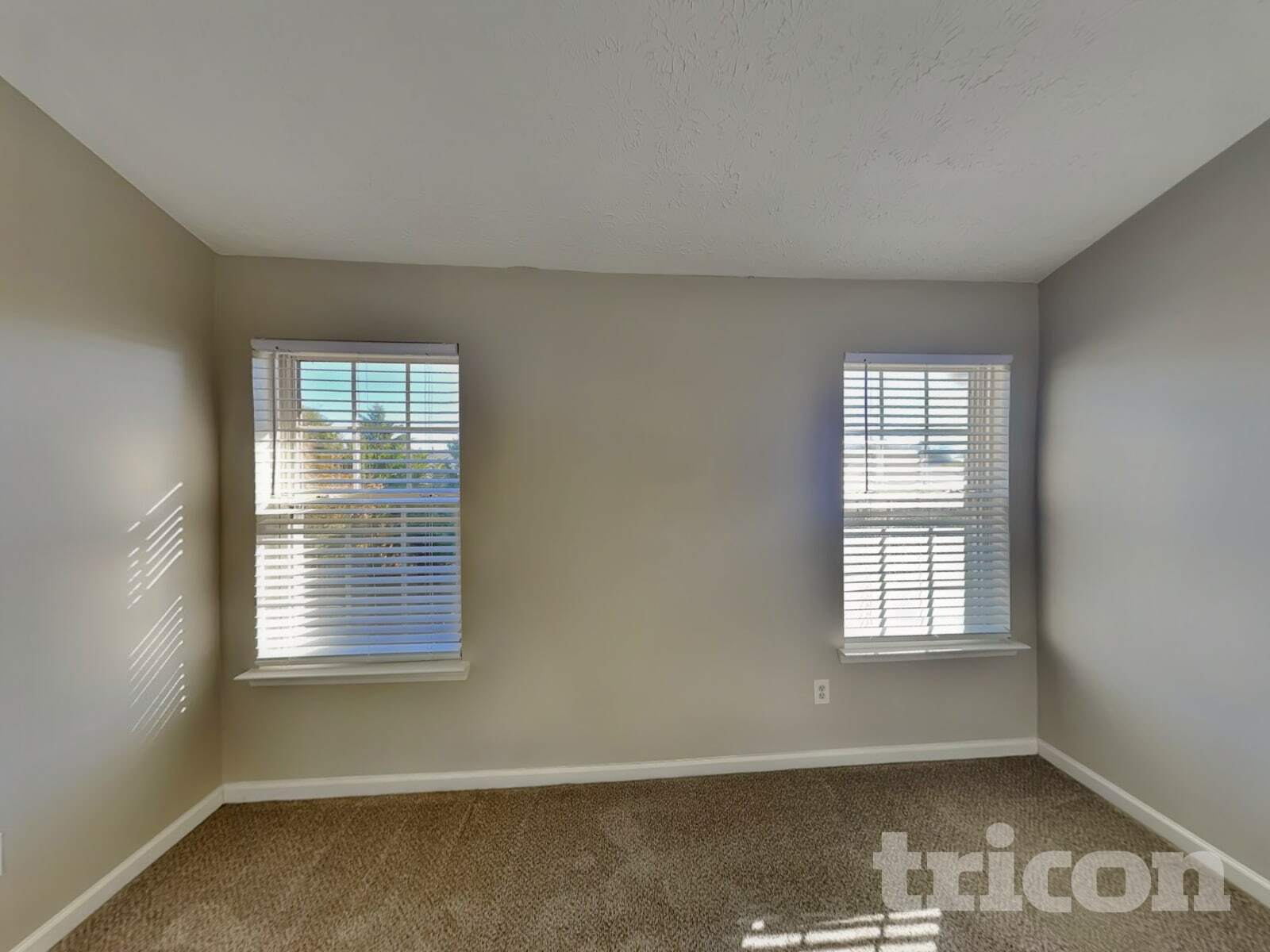 Building Photo - 988 Winding Down Way