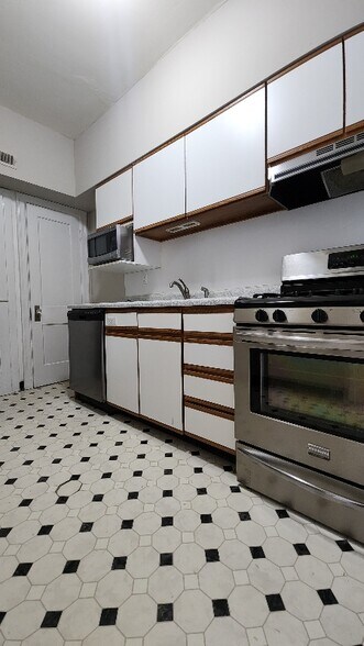 Building Photo - 7507 Oxford Dr