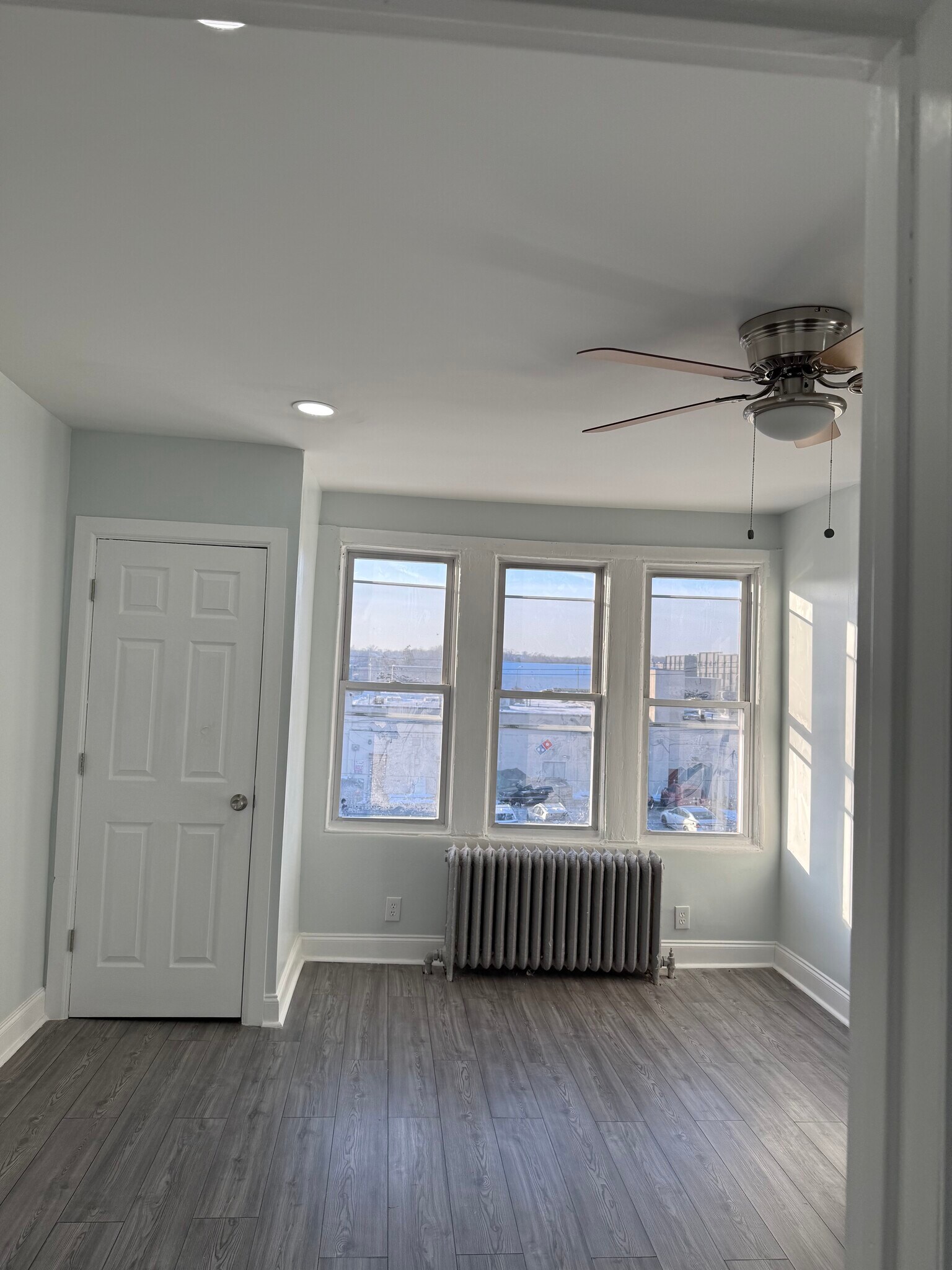 Building Photo - 5719 N Park Ave