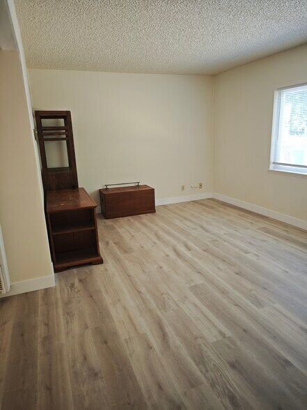 Building Photo - 2225 Pamela Dr