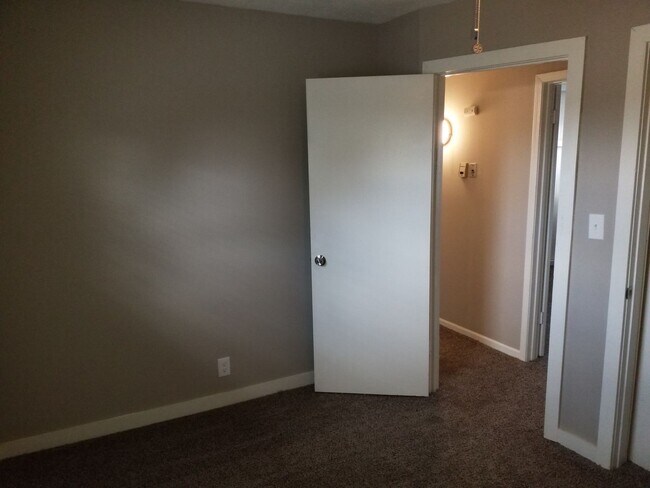 Building Photo - AVAILABLE NOW! Liberty Home 3 Bed 2 Bath 2...