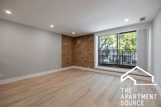 Building Photo - 1220 N La Salle Dr