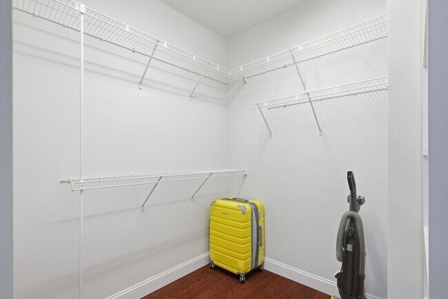 Building Photo - 855 Main St