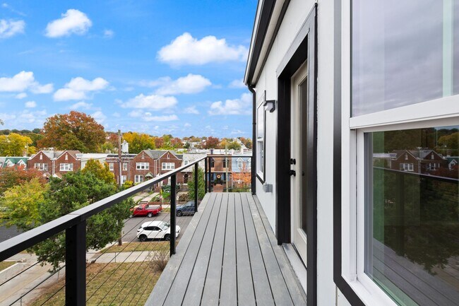 Building Photo - DC1026