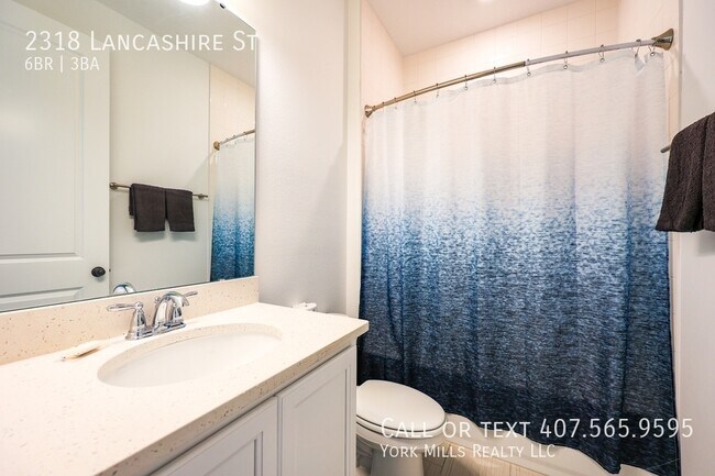 Building Photo - 2318 Lancashire St