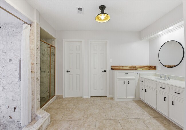 Building Photo - 3718 Wildwood Ridge Dr