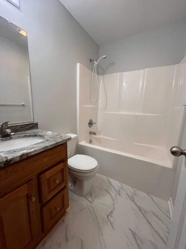 Building Photo - 253 Rockaway Dr