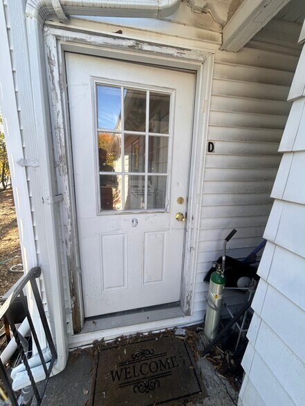 Building Photo - 1530 Pennington Rd