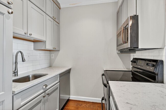 Building Photo - Available Now! Beautiful 1 Bedroom Off U S...