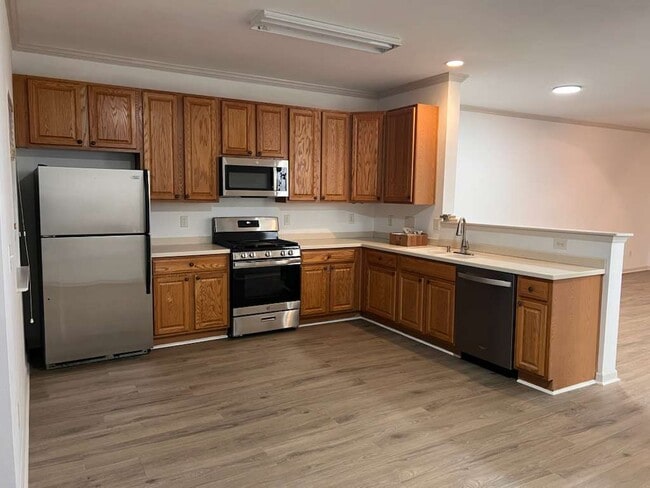 Building Photo - 132 Darley Dale Loop