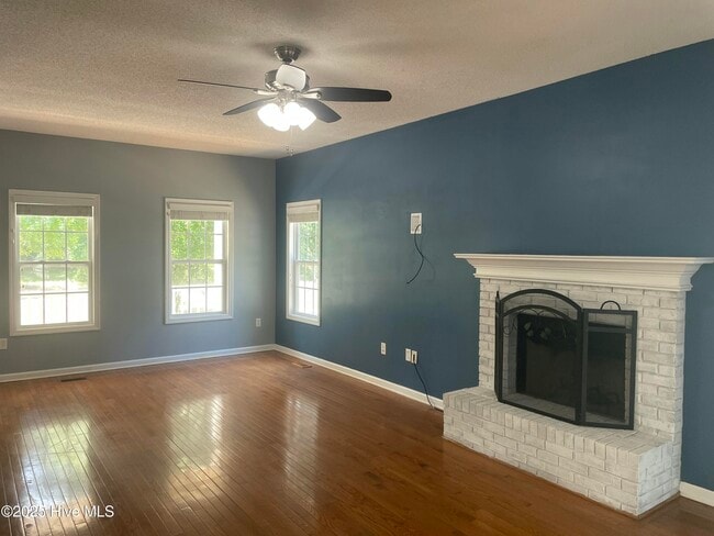 Building Photo - 151 Bayshore Dr