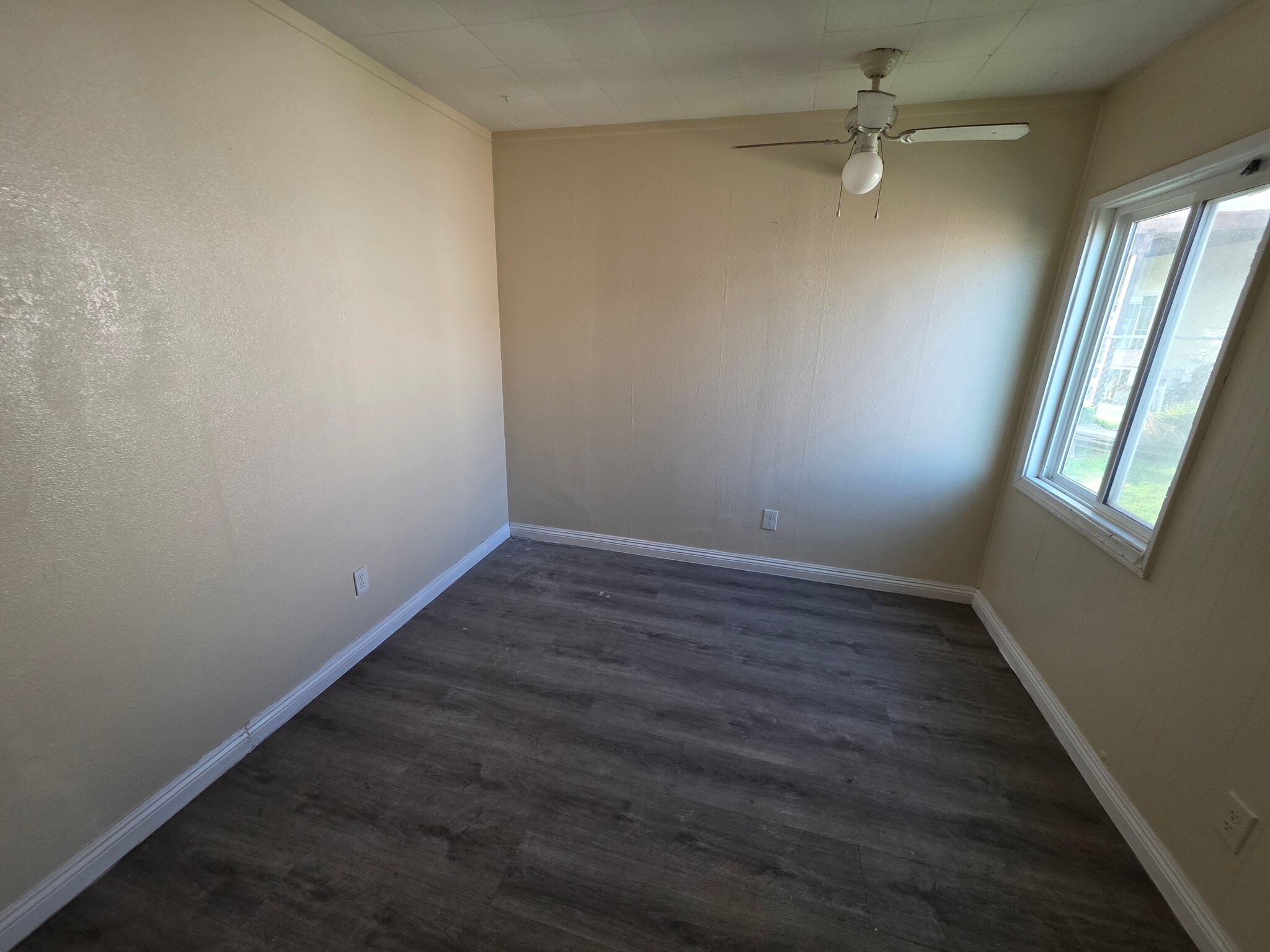 Building Photo - 16811 Lakewood Blvd