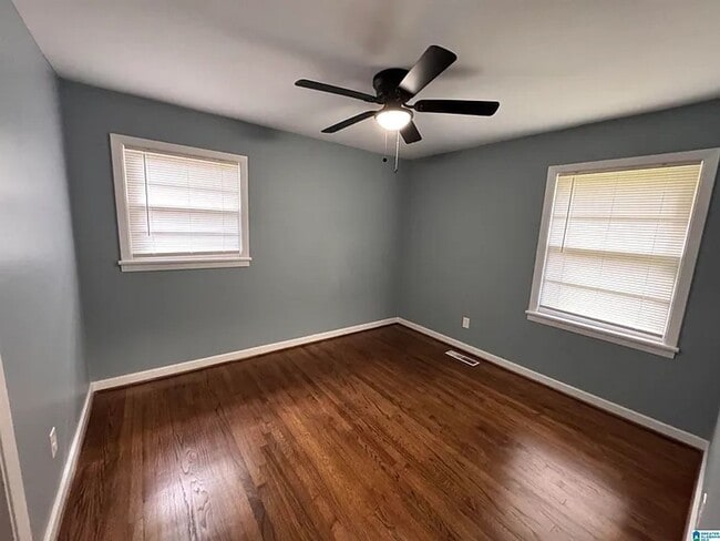 Building Photo - NOW AVAILABLE! RENT READY!!