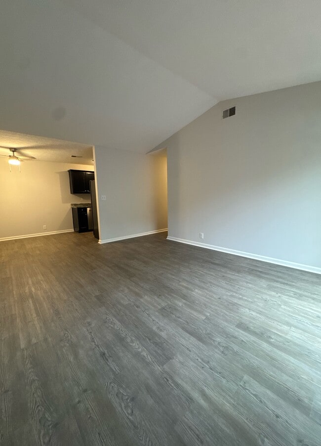 Building Photo - Woodfield