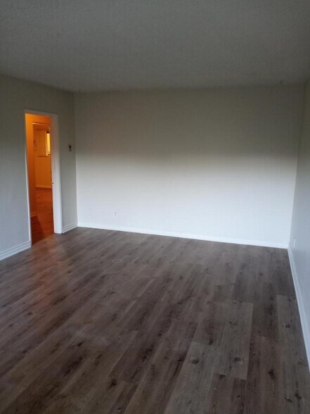 Building Photo - 11725 Gilmore St