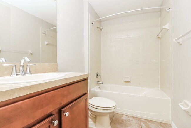 Building Photo - 18339 Briar Oaks Dr