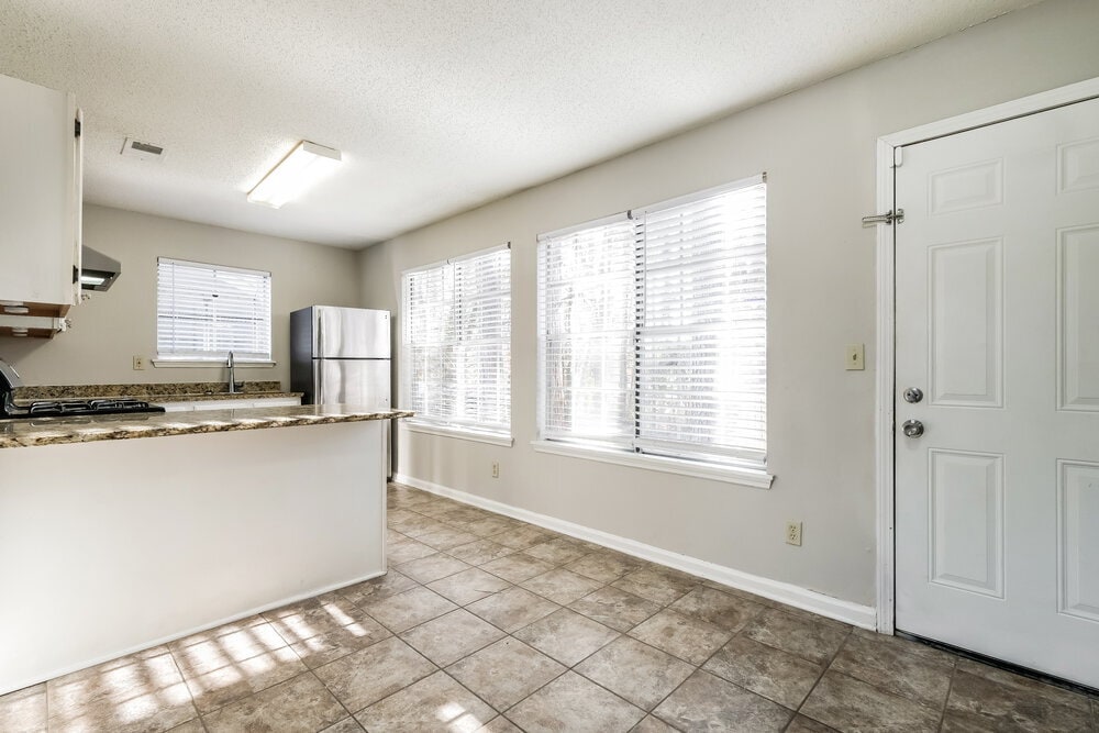 Building Photo - 3345 Springside Trce