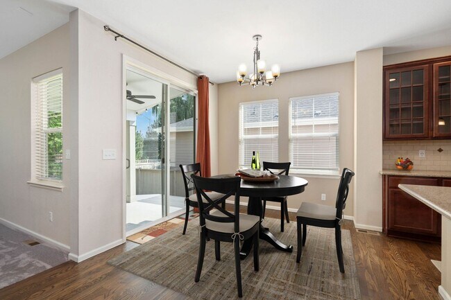 Building Photo - 3-Bed 3-Bed House