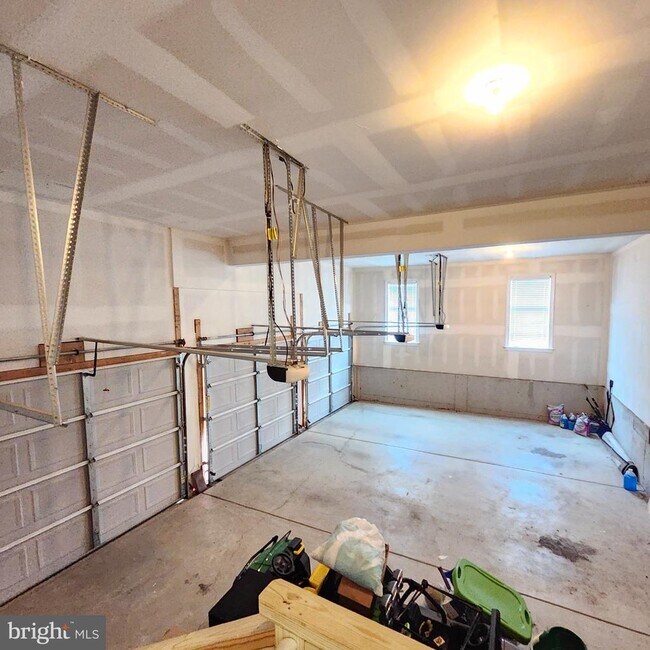 Building Photo - 6493 Fox Glove Ln