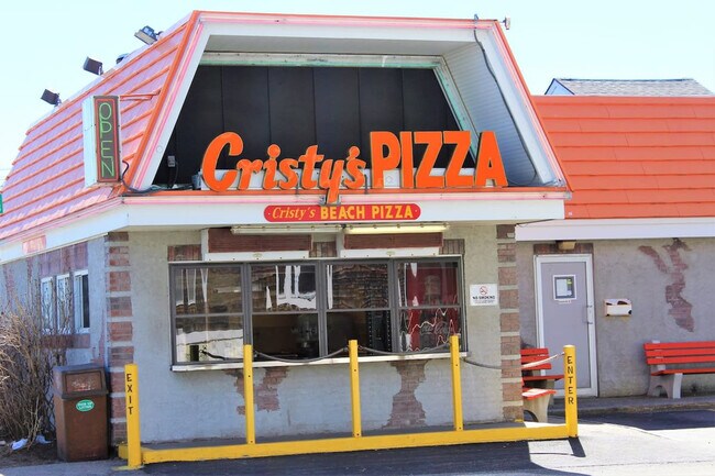 Building Photo - 24 Ashworth Ave