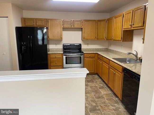 Building Photo - 4140 Hunters Hill Cir
