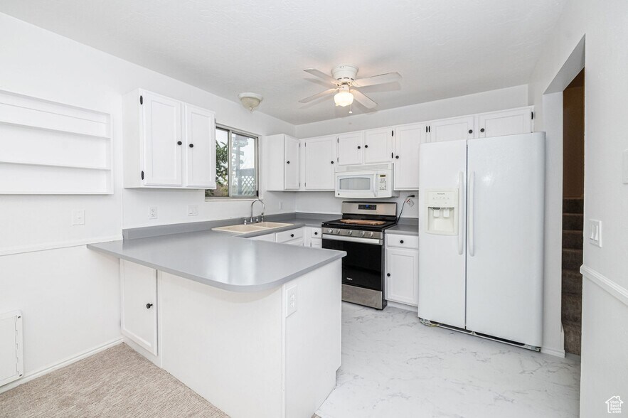 Building Photo - 6329 S Fairwind Dr