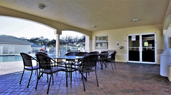 Building Photo - 2020 Greenview Shores Blvd